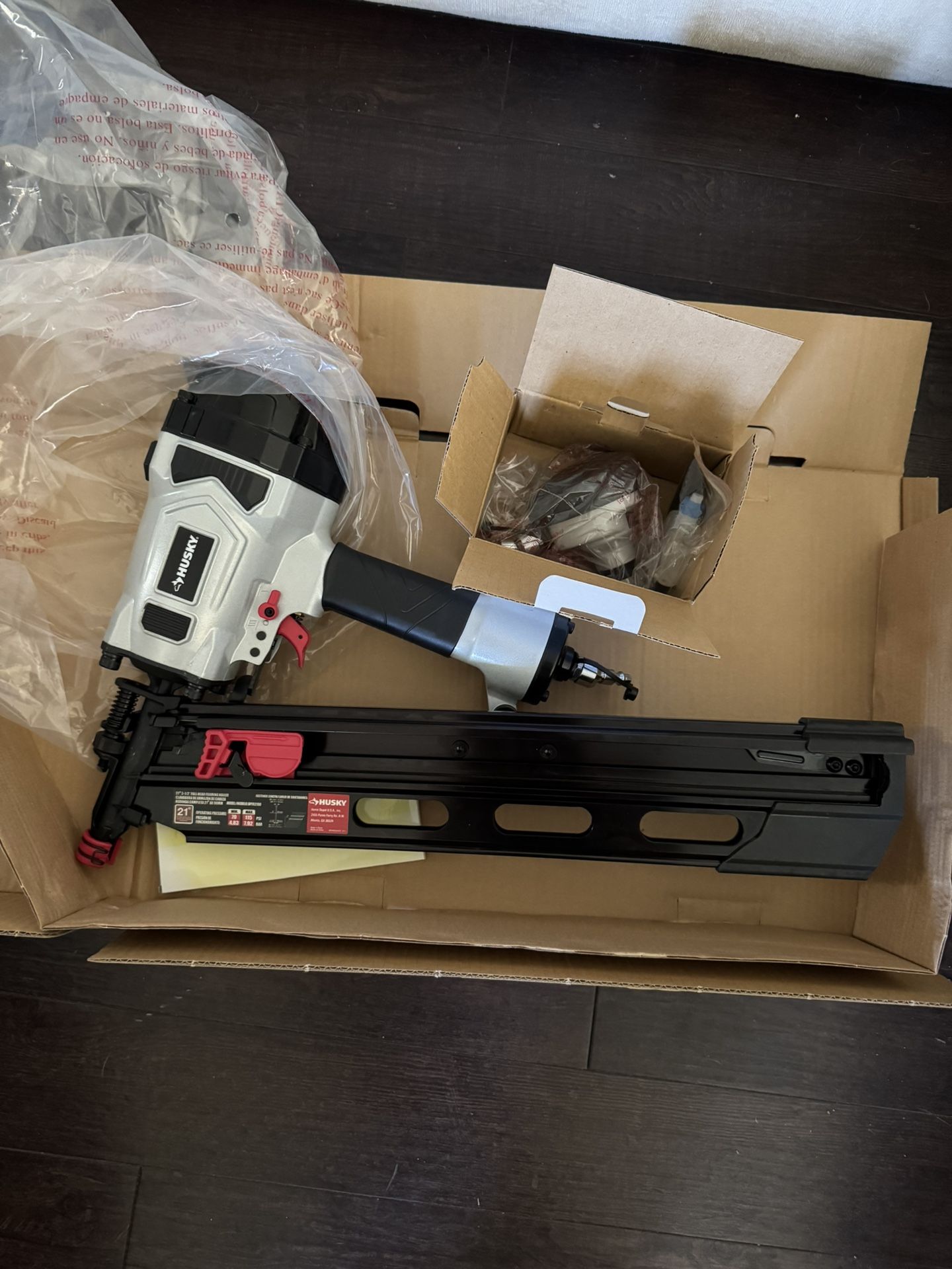 Husky 2-PIECE PNEUMATIC FRAMING Kit