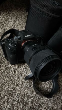 Sony A7iii with Sigma Art 1.4 35mm lens $1600 obo