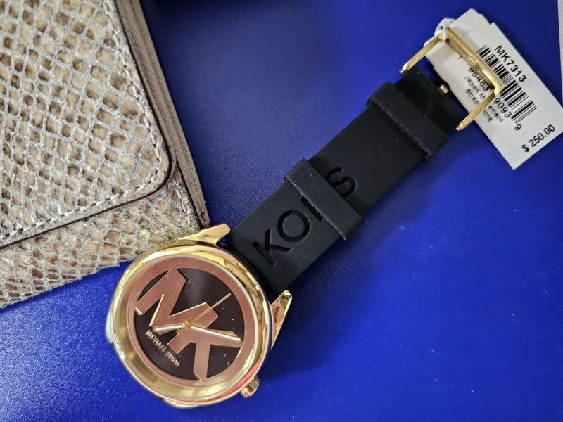 Michael Kors  Womans Watch.  Newww