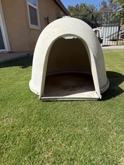 Igloo-Style Plastic Dog House