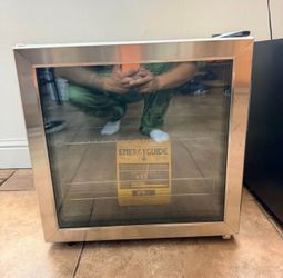NEW MINI FRIDGE