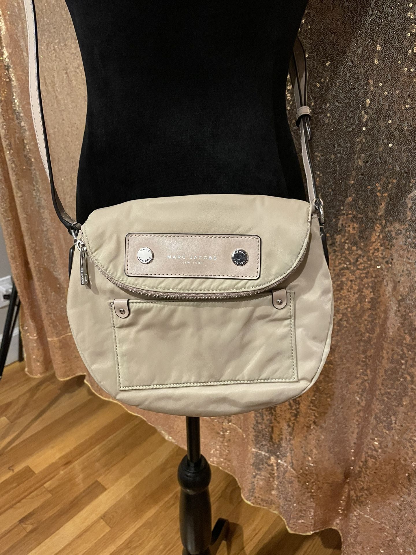 Marc Jacobs Preppy Nylon Mini Natasha Crossbody Bag for Sale in Long Beach CA OfferUp