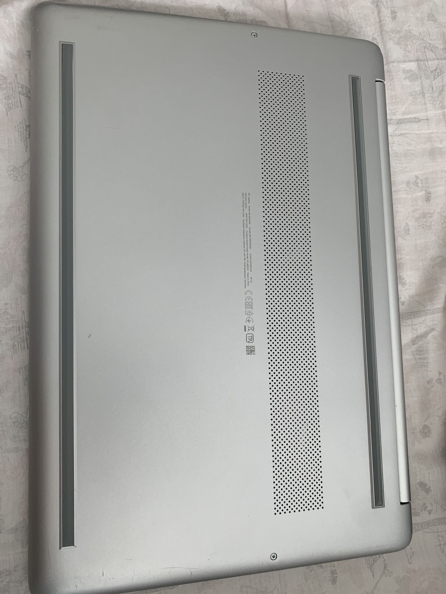 HP Notebook 15s-fq1004nl 