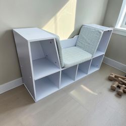 KidKraft 6 Cubby Kids Bookcase Storage Bench! Some wear small tear on cushion, sturdy. 40x12x23in