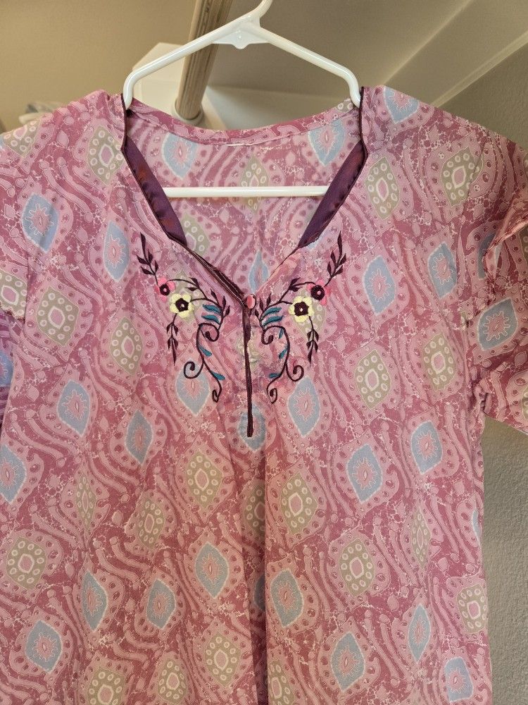 Women's Nightgown Size Medium