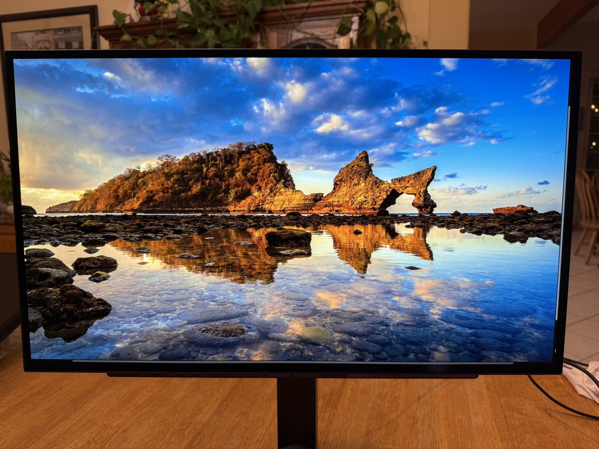 LG 27Inch 2K OLED 240Hz .003ms HDR400