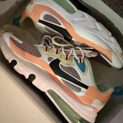 Nike 270