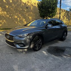 2017 INFINITI QX30 SUV