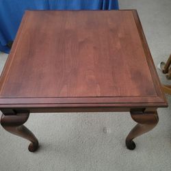 Solid Wood End Table Mint Condition