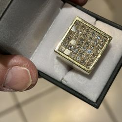 18 Karsts Mens Diamond Ring 12 Carats!!
