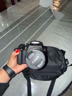 Canon EOS Rebel T7