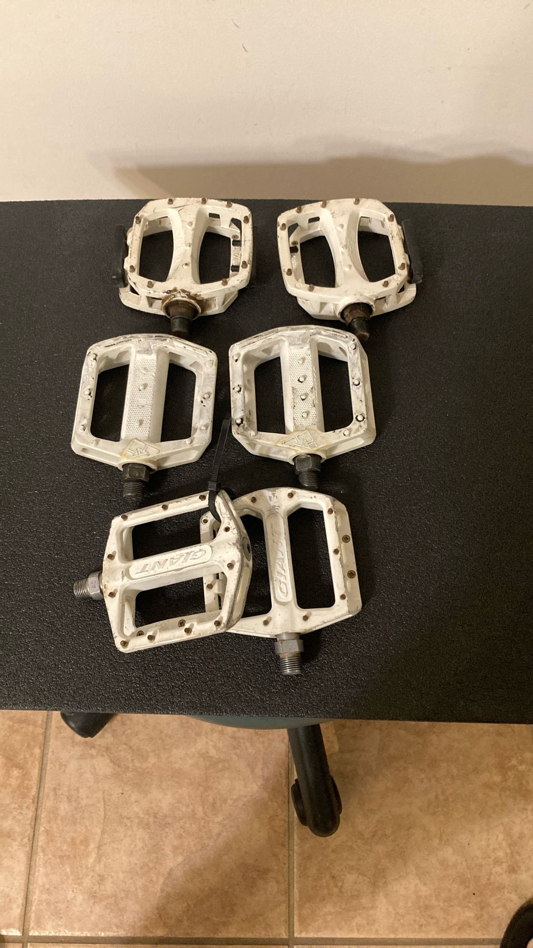 Bicycle pedals