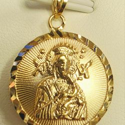 💕18k Gold Saint Pendant