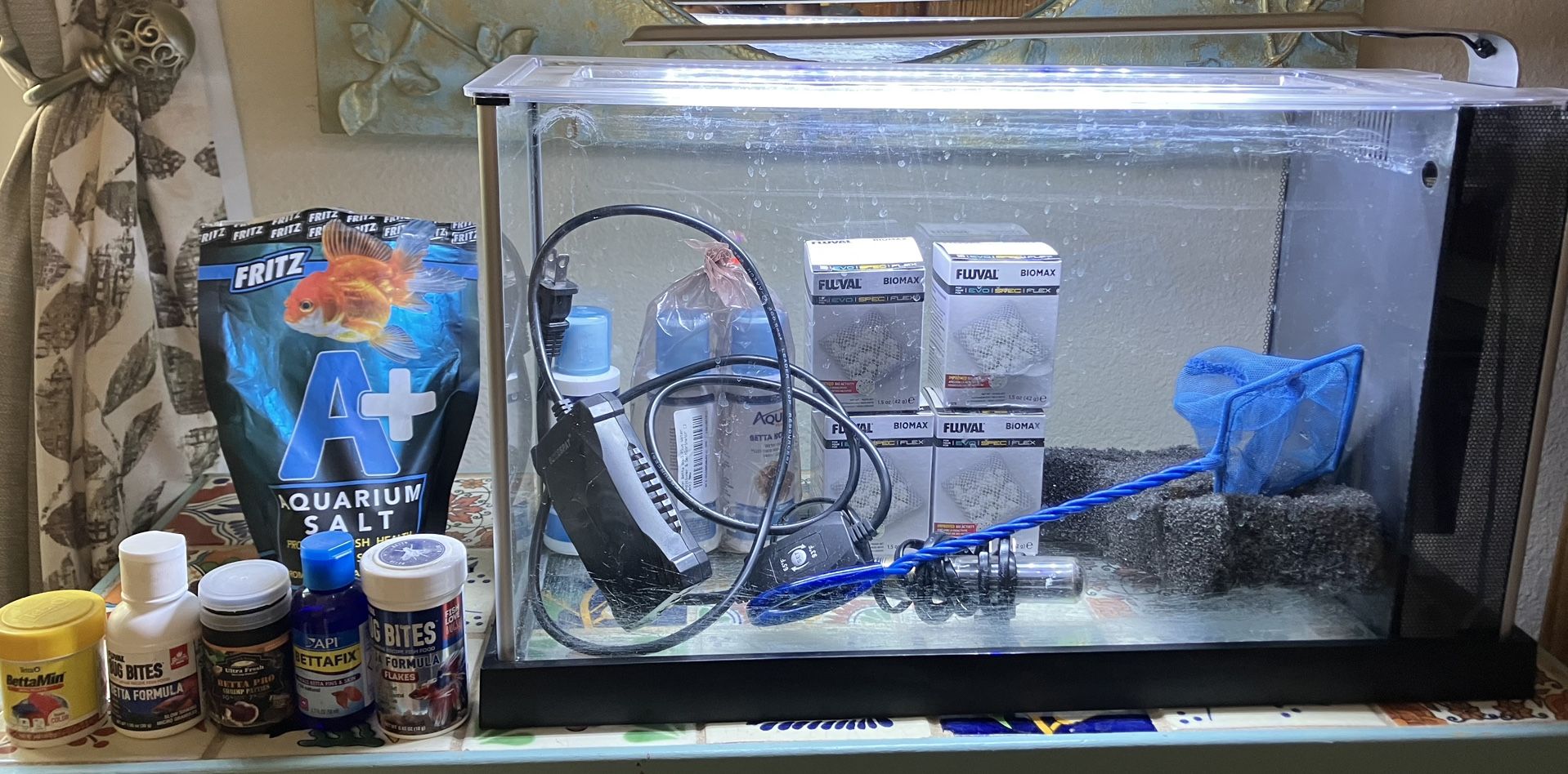 Fluval Spec V Fish Tank w/ Accessories