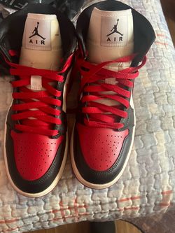 Selling this shoes