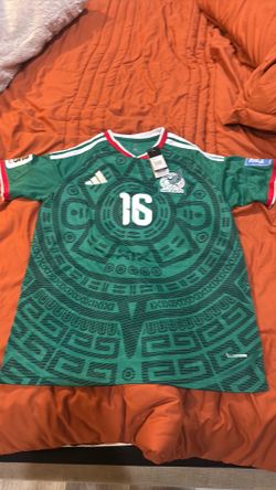 Mexico quinones #16 green Jersey size large (slim fit)