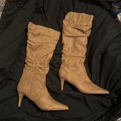 Women’s Suede Boots