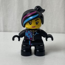 Lego Ville Minifigure 47205pb065 Duplo Lucy Wyldstyle 2019 The LEGO Movie 2 (Rare Collectors Item!)