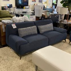 Kenzie Sofa 