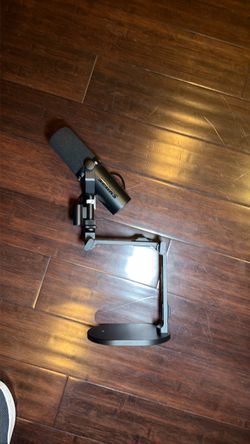 Shure SM7db with Rode SD2 Desktop Stand