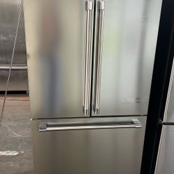 NEW OPEN BOX BEKO COUNTER DEPTH FRENCH STYLE REFRIGERATOR 