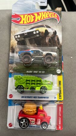 Hot Wheels Buns Of Steel T-Rex Transporter Olds 442 W-30