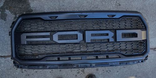 2015 2016 2017 2018 FORD F150 FRONT BUMPER UPPER GRILL