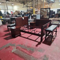 Full Bed, 2 Night Stands, Dresser And Mirror