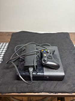 Xbox 360 - cord and controller included