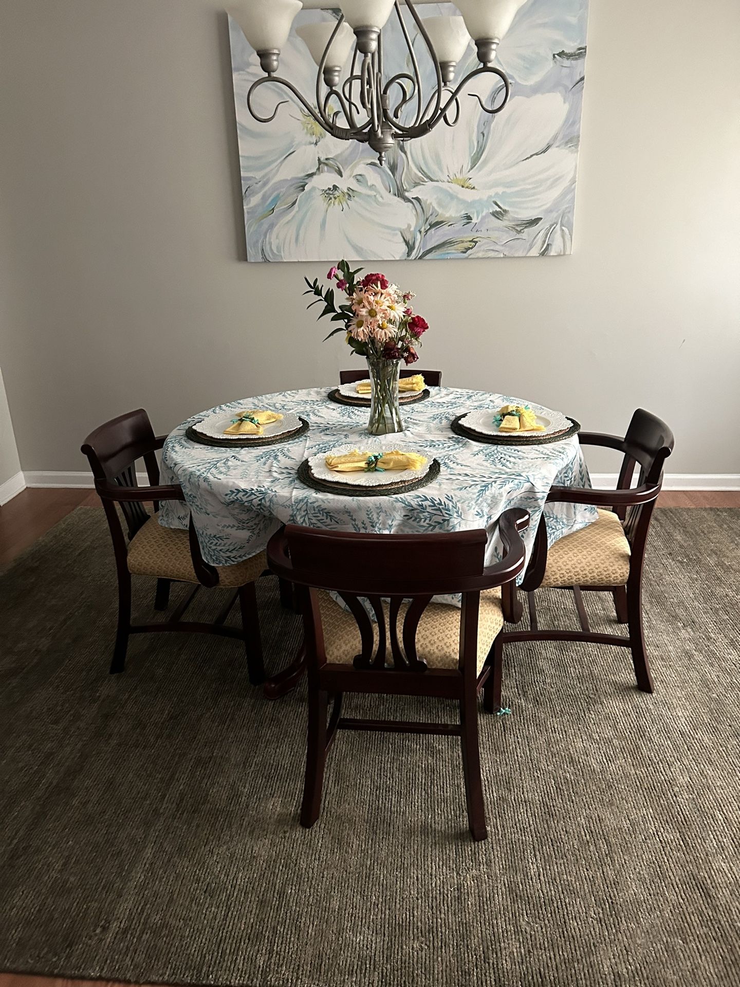 Cherry Wood Breakfast Table With 4 Chairs