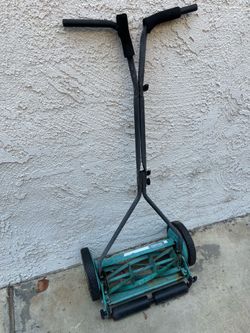 Scott’s Push Reel Lawn Mower