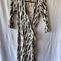 Dress by: Laundry By shelli segal 