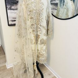 Pakistani Shalwar Kameez 