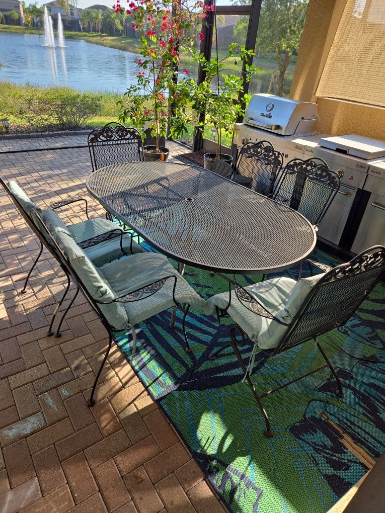 Patio Dining Table And Chairs