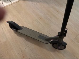 Scooter 285 lbs weight limit.  19 mph