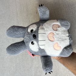 Totoro-Inspired Plush Toy – Gray & White with Hearts – 26 cm – New with Tag