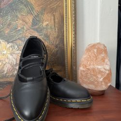 New Doc Marten Elphie II Size 7