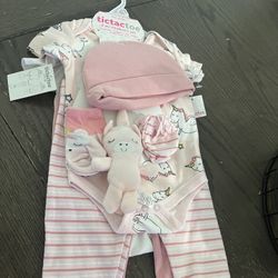 New  Never Used 8pc New Born Set $20