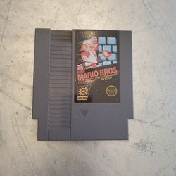 Super Mario Bros NES 5 screw version for Nintendo Entertainment system great for any gaming collector