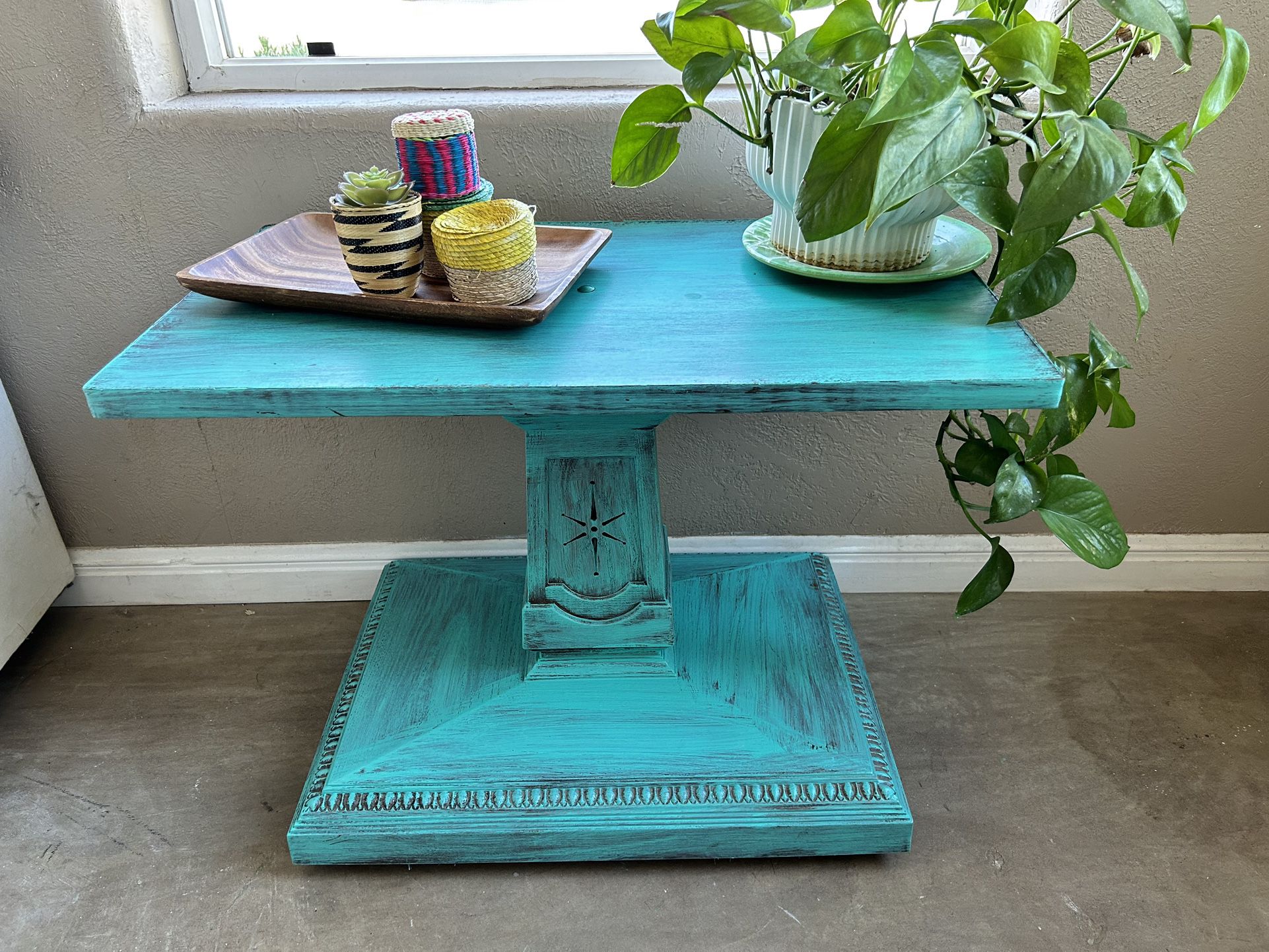 Multi Purpose End table / Plant Stand 