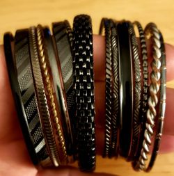 15 Metal Bracelets (in each bag)