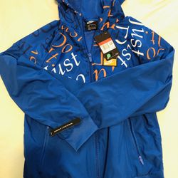 New Nike Boy windbreaker Size L （12-14 yr）