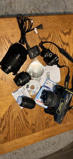 Nikon D3000 DSLR camera bundle