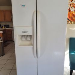 Refrigerator Kenmore $100