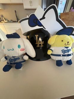 $100 OBO Sanrio LA Dodgers Cinnamoroll & Pompompurin Plush Set with Souvenir Helmet