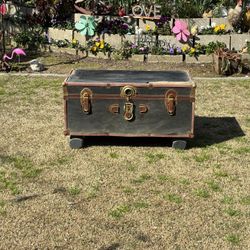 🤎✨Rustic Vintage Trunk ✨🧳