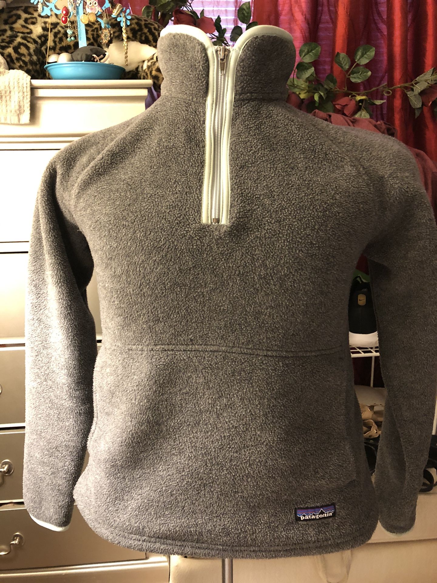 Patagonia sweater for women size s