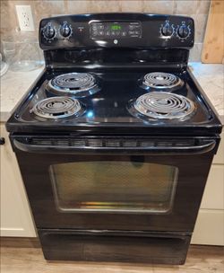 Black Ge 30-inch electric coil top stove