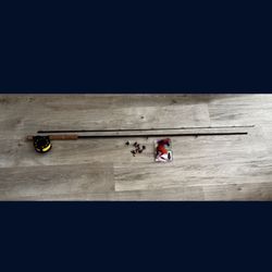 Fly Fishing Setup, Cortland 8/9wt Rod, Redington Reel, Flies and Case
