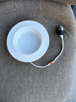 6” Recessed LED Light with screen in